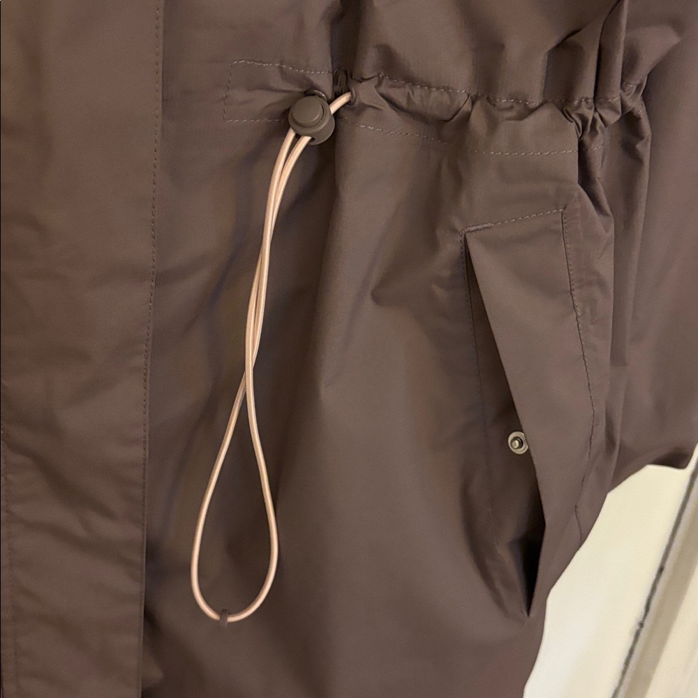 Helly Hansen Women’s Escape Coat - Picture 3 of 6